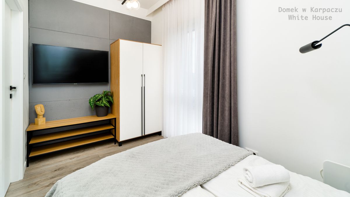 Sypialnia w domku White House w Karpaczu